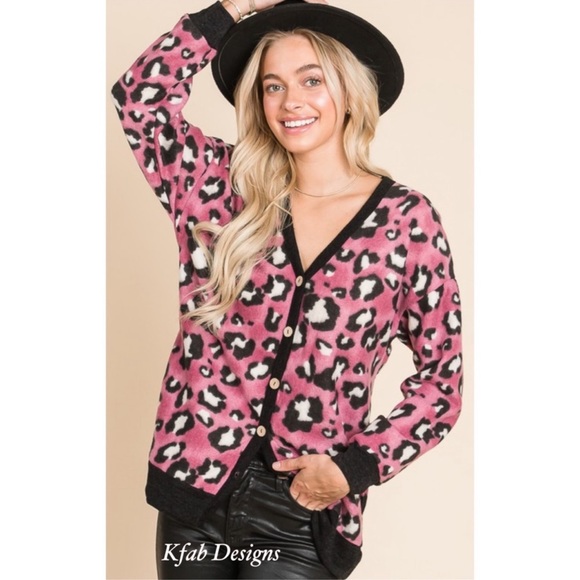 B26B🌸NEW!🌸So soft button up fuchsia pink+ black/brown animal print cardi! - Picture 6 of 9